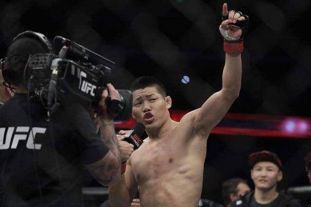 龙斗ufc最新一期,《龙斗UFC》新一期赛事激烈对决呈现。