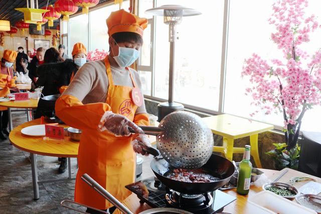 青岛最新半天做饭大姐,青岛人气厨娘半日厨艺展示